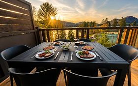 Appartement-Condo Sur Lac Superieur-Mont-Tremblant